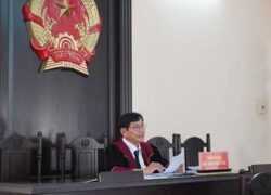 Trung cấp luật online từ xa