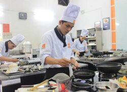 trung cấp nấu ăn online từ xa