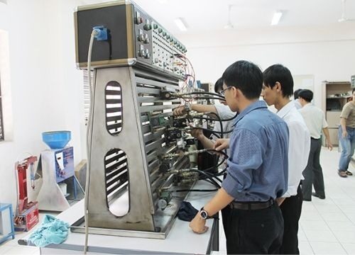 Thông Báo Tuyển Sinh Trung Cấp Điện Công Nghiệp Và Dân Dụng Trên Toàn Quốc Năm 2021